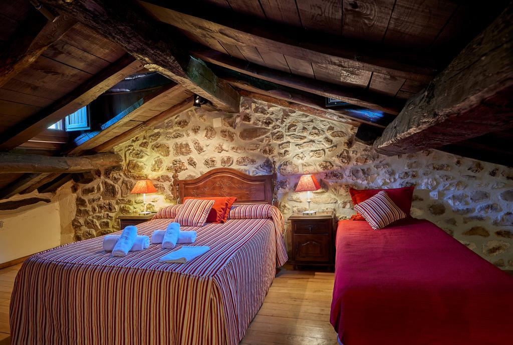 Maison d'hôtes Casas Rurales La Tahona De Besnes à Alles Extérieur photo