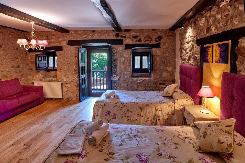 Maison d'hôtes Casas Rurales La Tahona De Besnes à Alles Extérieur photo
