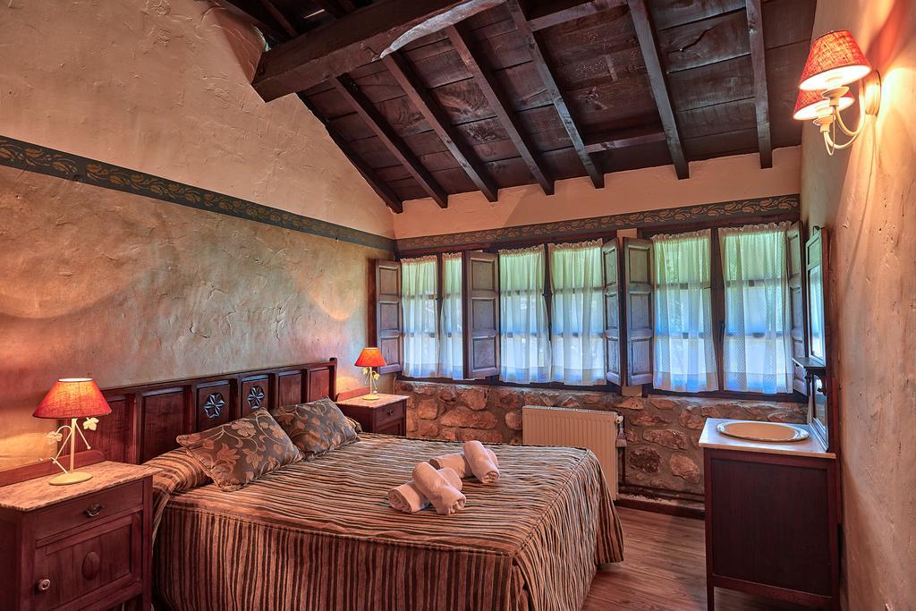 Maison d'hôtes Casas Rurales La Tahona De Besnes à Alles Extérieur photo