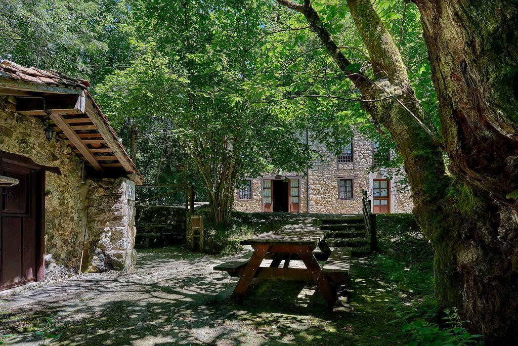 Maison d'hôtes Casas Rurales La Tahona De Besnes à Alles Extérieur photo