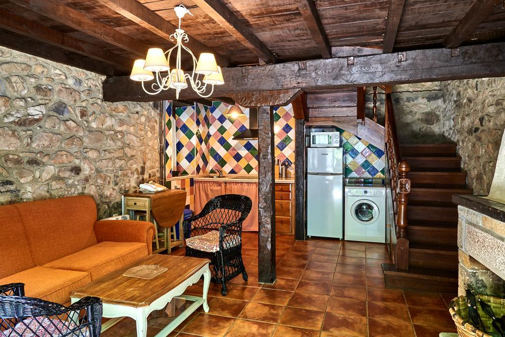 Maison d'hôtes Casas Rurales La Tahona De Besnes à Alles Extérieur photo