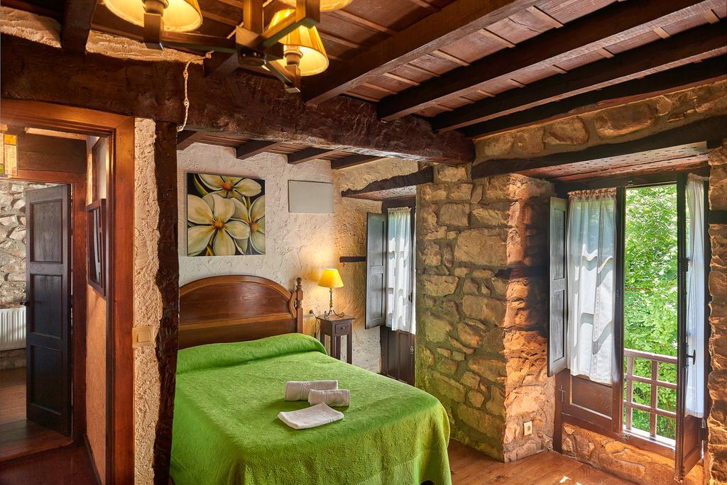 Maison d'hôtes Casas Rurales La Tahona De Besnes à Alles Extérieur photo