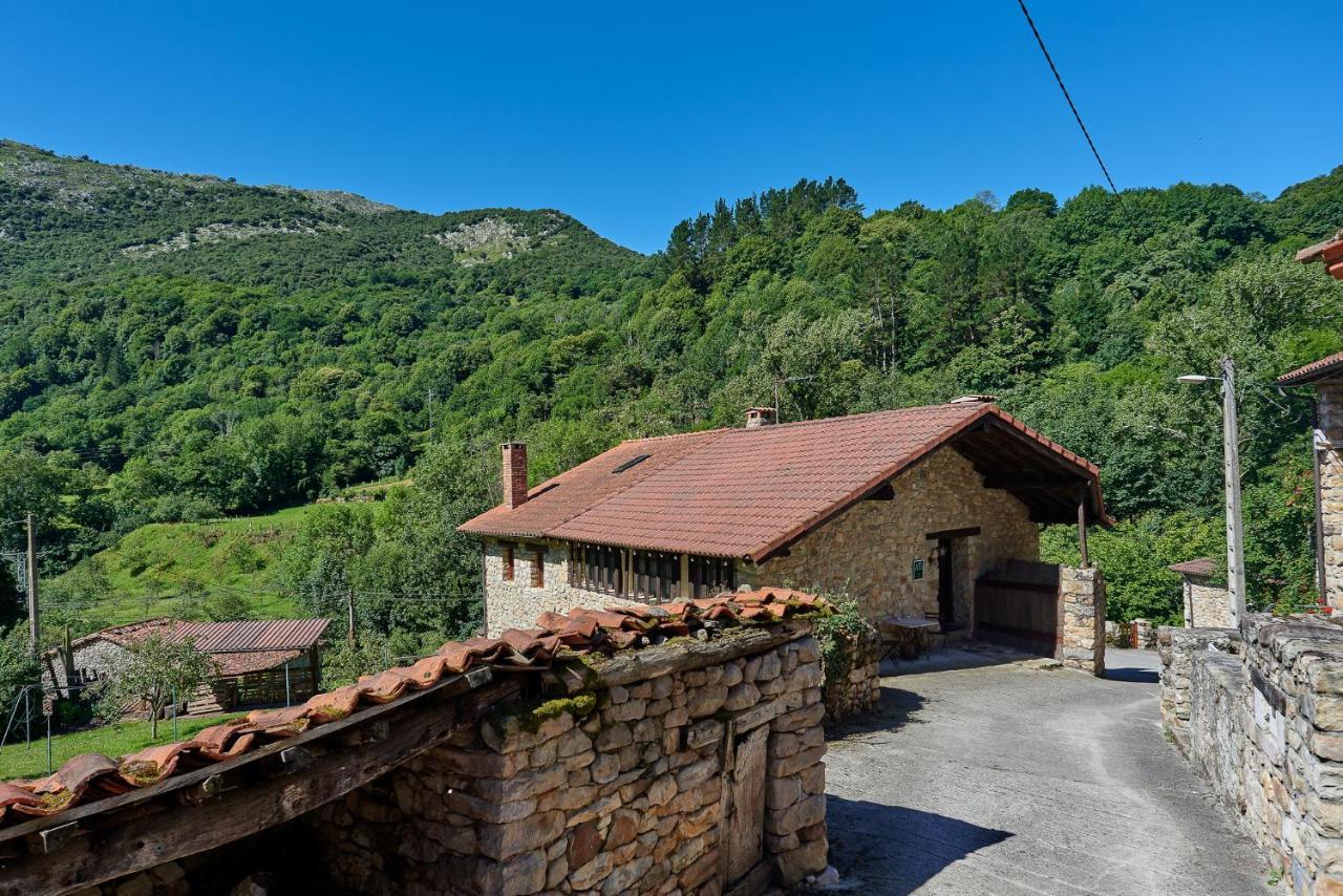 Maison d'hôtes Casas Rurales La Tahona De Besnes à Alles Extérieur photo